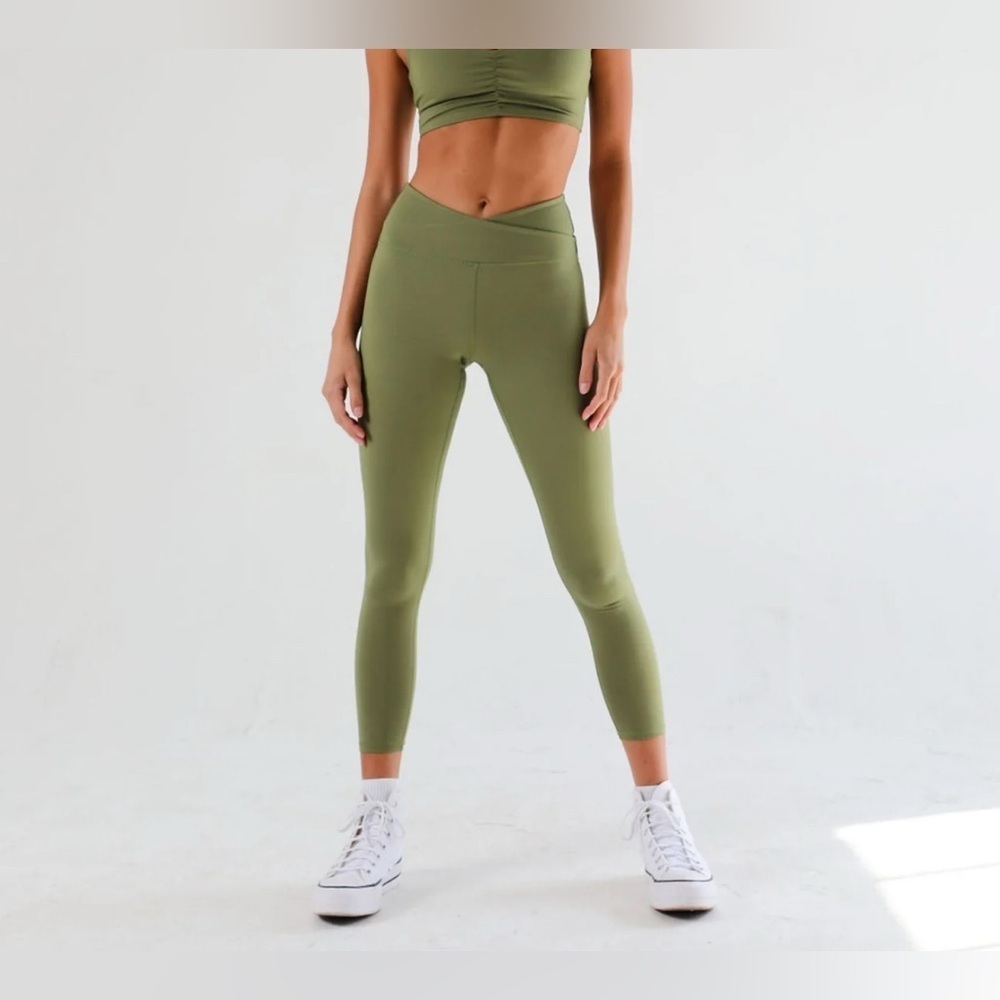 Playground Active Women’s Green Laguna Legging - Size M